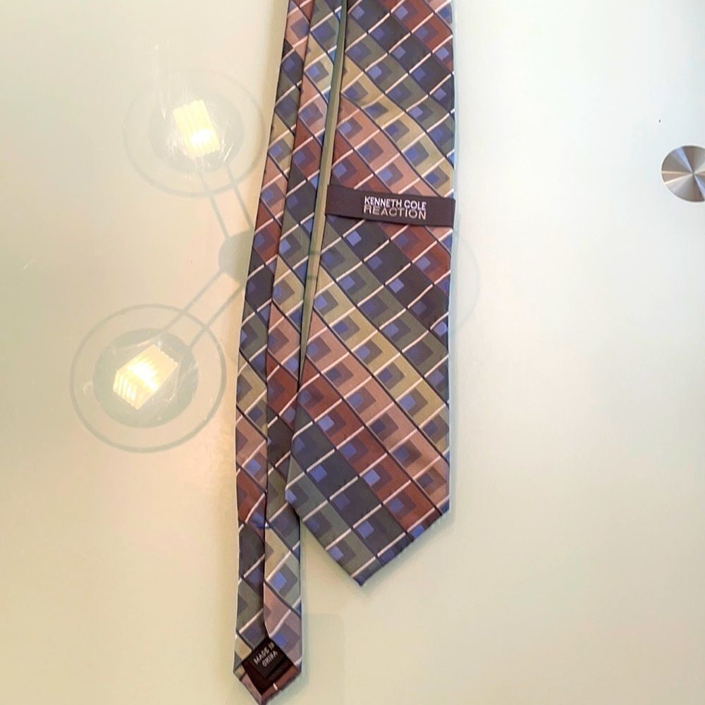 Kenneth Cole tie olive brown grey dimond pattern 3.5 inches wide 100% silk